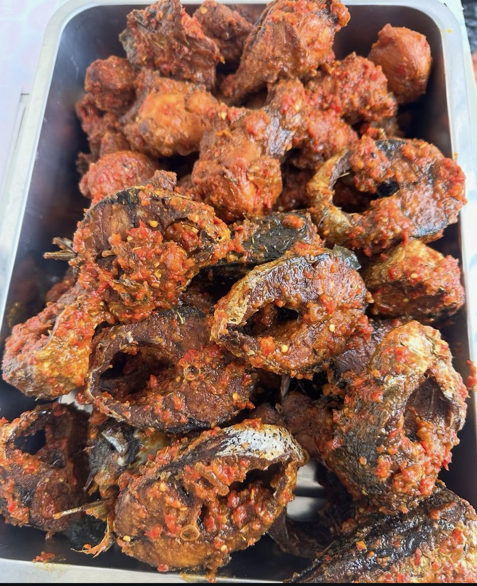 joylipz's tweet photo. @Princez_eve @SisiSimifoodies What I cook
What I eat
What I.serve https://t.co/NDMVNAFfIO