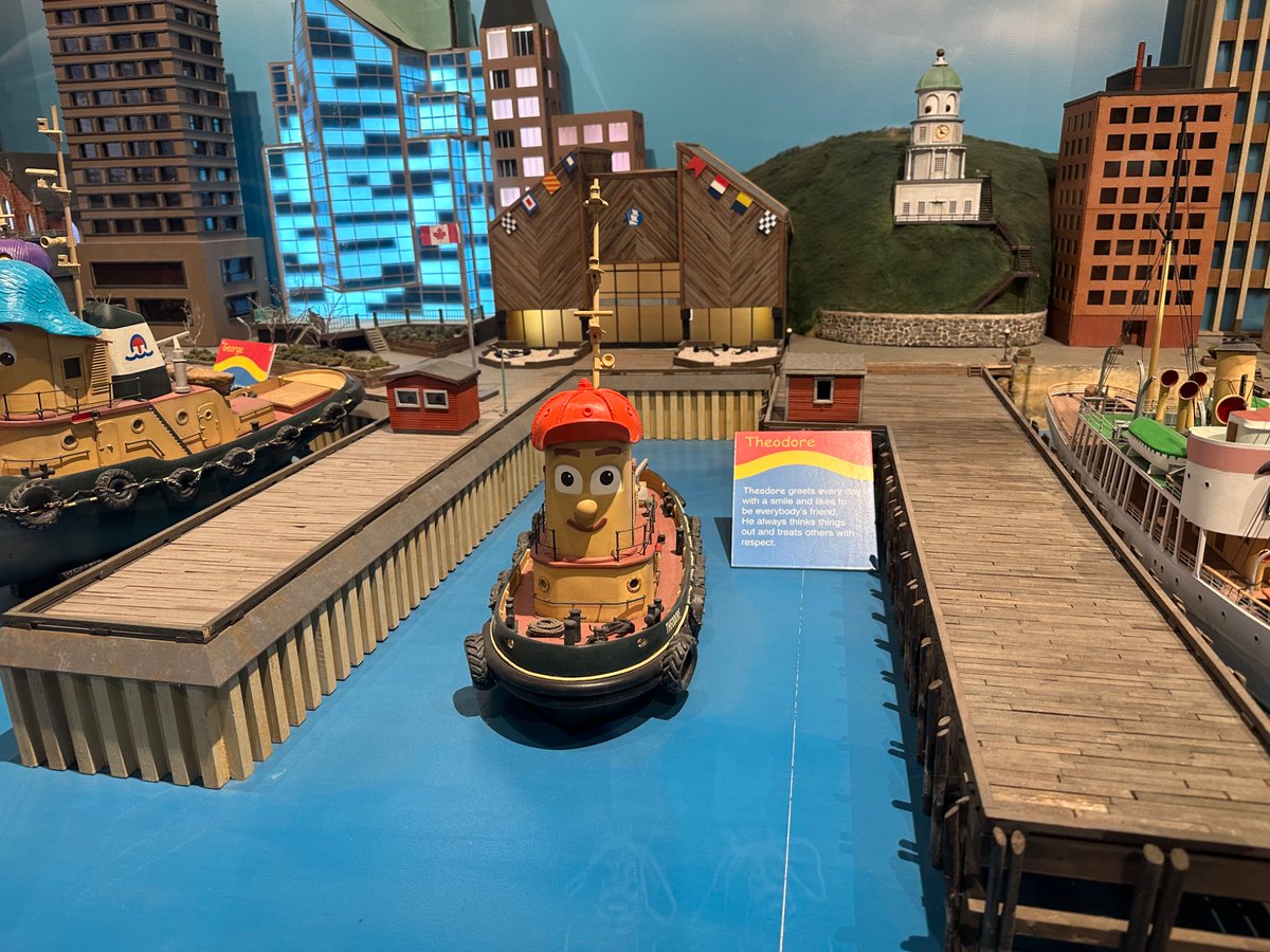 Callantale's tweet image. Toot toot!! Finally got to see you in person Theodore!
