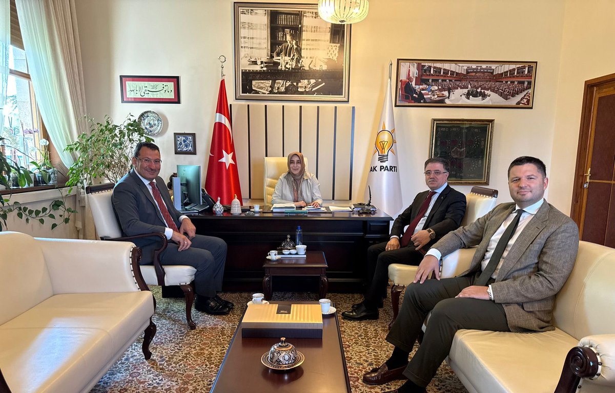 AvOzlemZengin's tweet photo. Seçim İşlerinden sorumlu Genel Başkan Yardımcımız Ali İhsan Yavuz, 27.Dönem, Yozgat Milletvekilimiz Yusuf Başer ve Adıyaman Milletvekilimiz Muhammed Fatih Toprak ile Gazi Meclisimizde bir araya geldik. Nazik ziyaretleri için hassaten teşekkür ediyorum.

@aliihsanyavuz54 @avyusufbaser @toprak_av