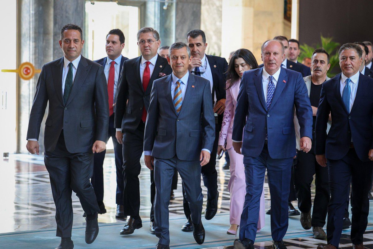vekilince's tweet photo. Bu bir dönüş değil, kavuşmadır. Hep birlikte daha güçlü, daha kararlı bir yolculuğu başlatmaktır. @herkesicinCHP https://t.co/3lMMc9jprG