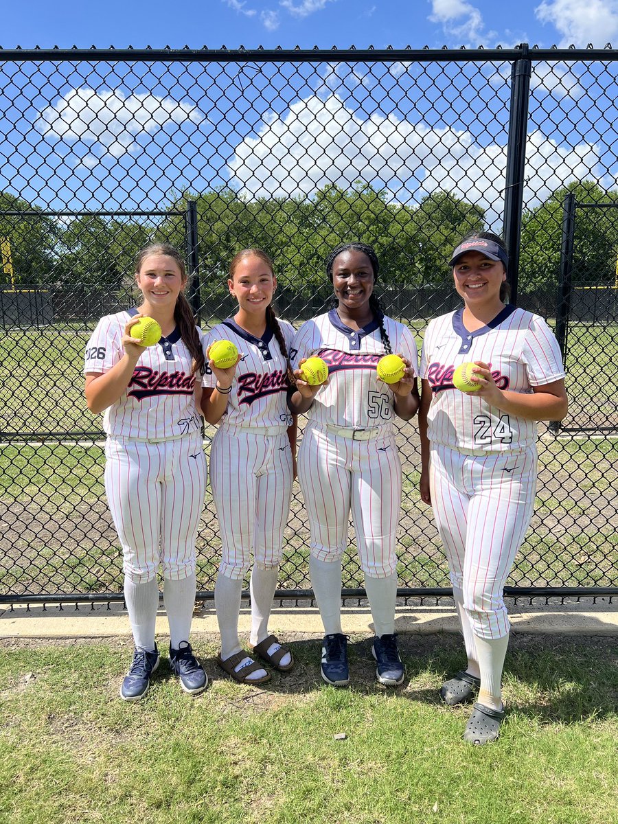 Texas Riptide 16U Cuyos (@txriptidecuyos) on Twitter photo Congrats to Kayla, Miranda, Corinne, and Kaiden who hit some absolute 💣 this weekend in the TFL Summer Championship. <a href="/CujoTheBeast17/">Kristen Cuyos</a> <a href="/Coach_Griptide/">Angelica Gonzales</a> <a href="/londonmarderrr/">Londooo</a> Congrats to Kayla, Miranda, Corinne, and Kaiden who hit some absolute 💣 this weekend in the TFL Summer Championship. <a href="/CujoTheBeast17/">Kristen Cuyos</a> <a href="/Coach_Griptide/">Angelica Gonzales</a> <a href="/londonmarderrr/">Londooo</a>