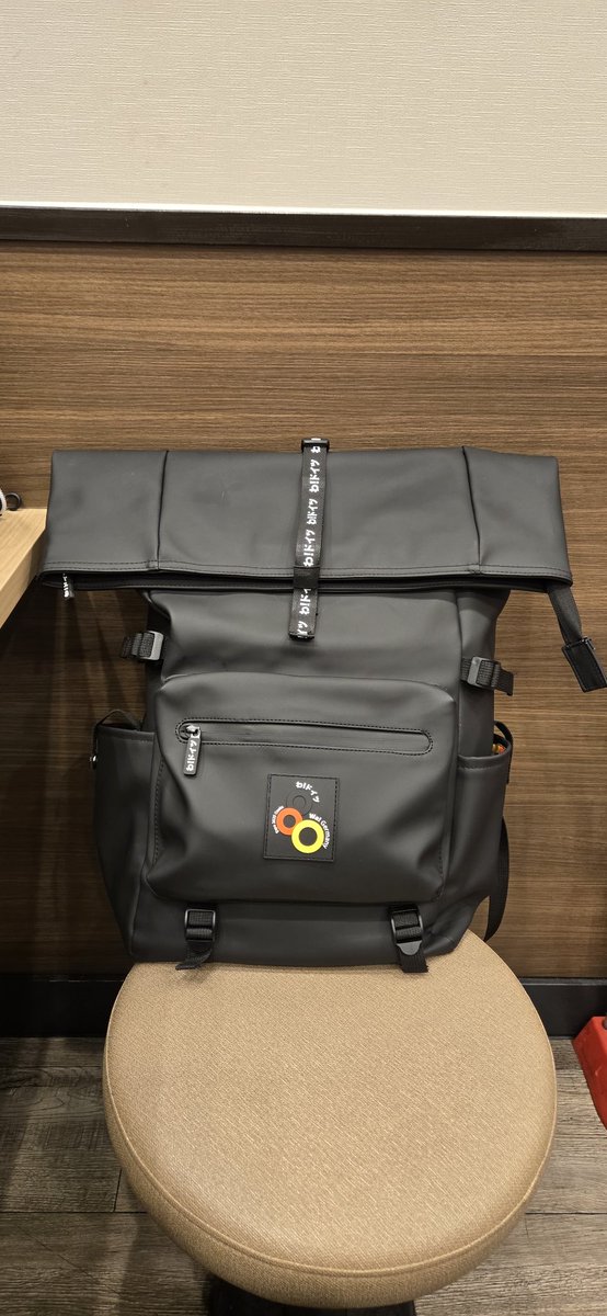 ドイツパビリオン　大阪関西万博 わ！ドイツ　リュックサック 大阪・関西万博 #わっドイツパビリオン 万博会場でドイツの女性が この