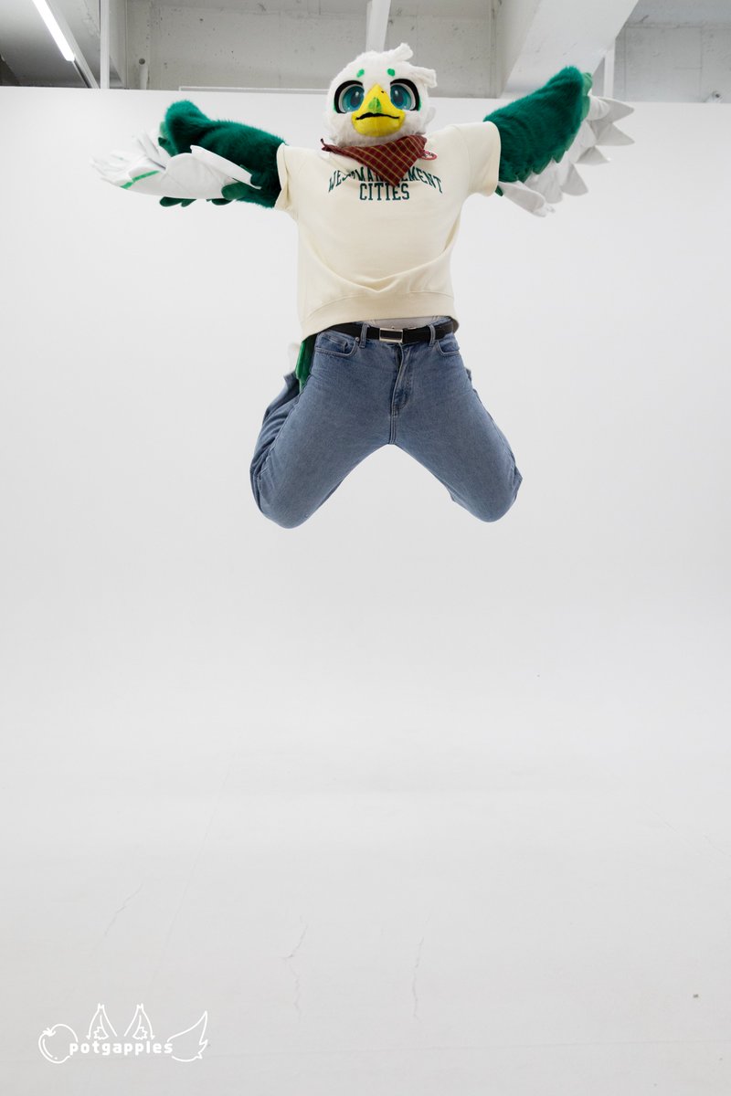 #FursuitEverday
저도 날 쑤 이써요!

I cAn flY, tOo!!!!!

📷 : <a href="/potgapples/">사진 찍는 사과</a>