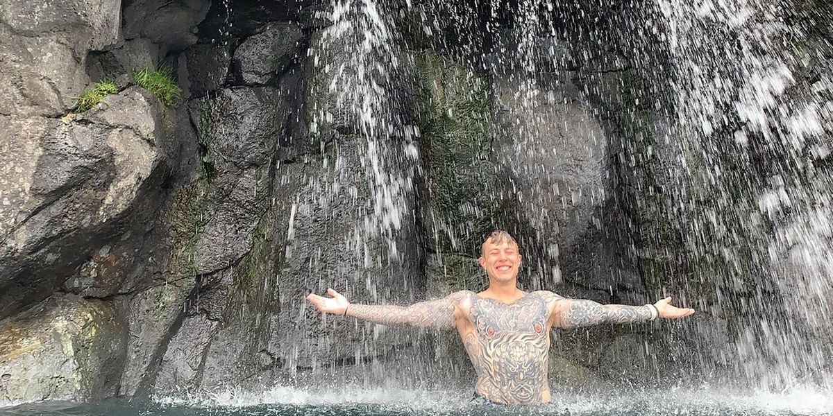 How one trans veteran secretly transitioned under Trump’s first presidencyAir Force vet Austen O'Hara shares his harrowing story of transitioning while still in active duty. bit.ly/3HXpBIA