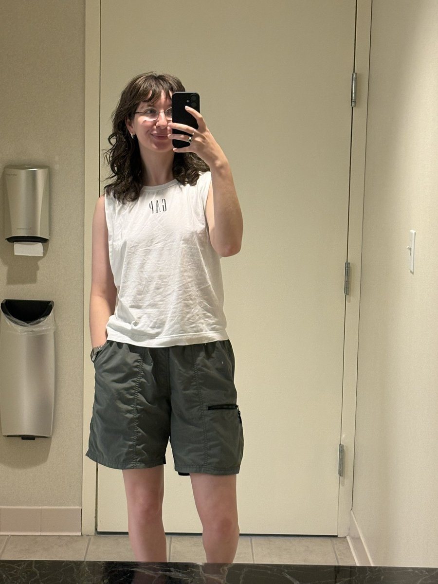 coworker looked me up &amp; down and said “i wish i had the confidence to wear any old thing to the office”