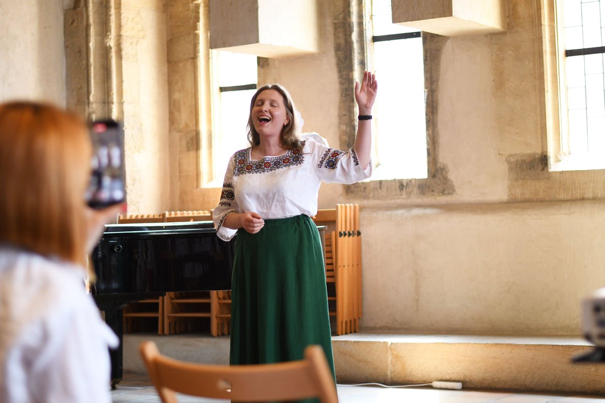 Art for inclusion. Culture for connection.
On the eve of #WorldRefugeeDay, UNHCR🇨🇿 and Prague City Gallery signed a landmark agreement to amplify refugee voices and foster solidarity through art, dialogue, and education.
<a href="/Refugees/">UNHCR, the UN Refugee Agency</a> belong—in galleries, in communities, in culture.