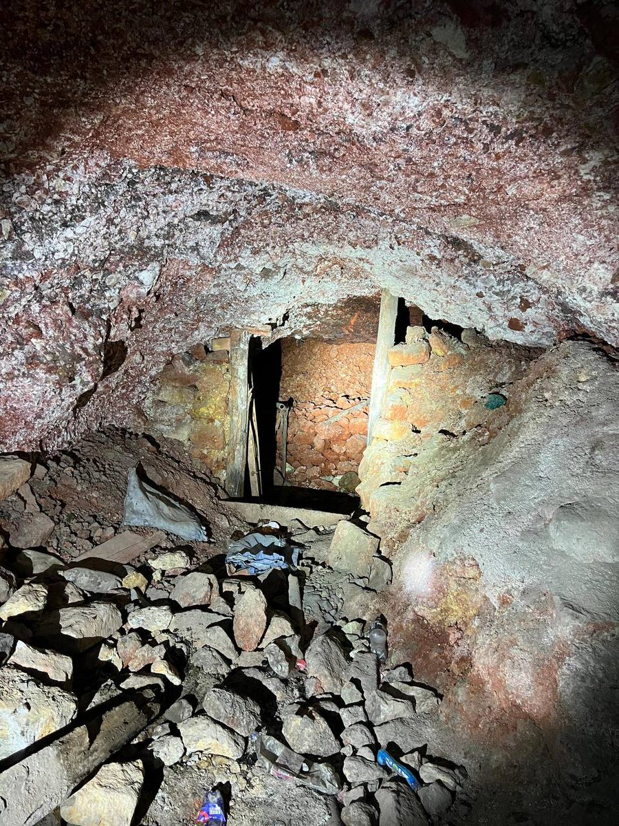 Mia56ML's tweet photo. Deep into the earth, chasing the unknown 🧭
A flashlight and a brave heart—ready to uncover the secrets of the mine 💥
Push the limits, embrace the thrill—this night belongs to adventurers ⛏️✨
#MineExploration #ExtremeAdventure #TuesdayMotivation #Fbomb #Ceasefire 🌍 https://t.co/1hwfPj19Py
