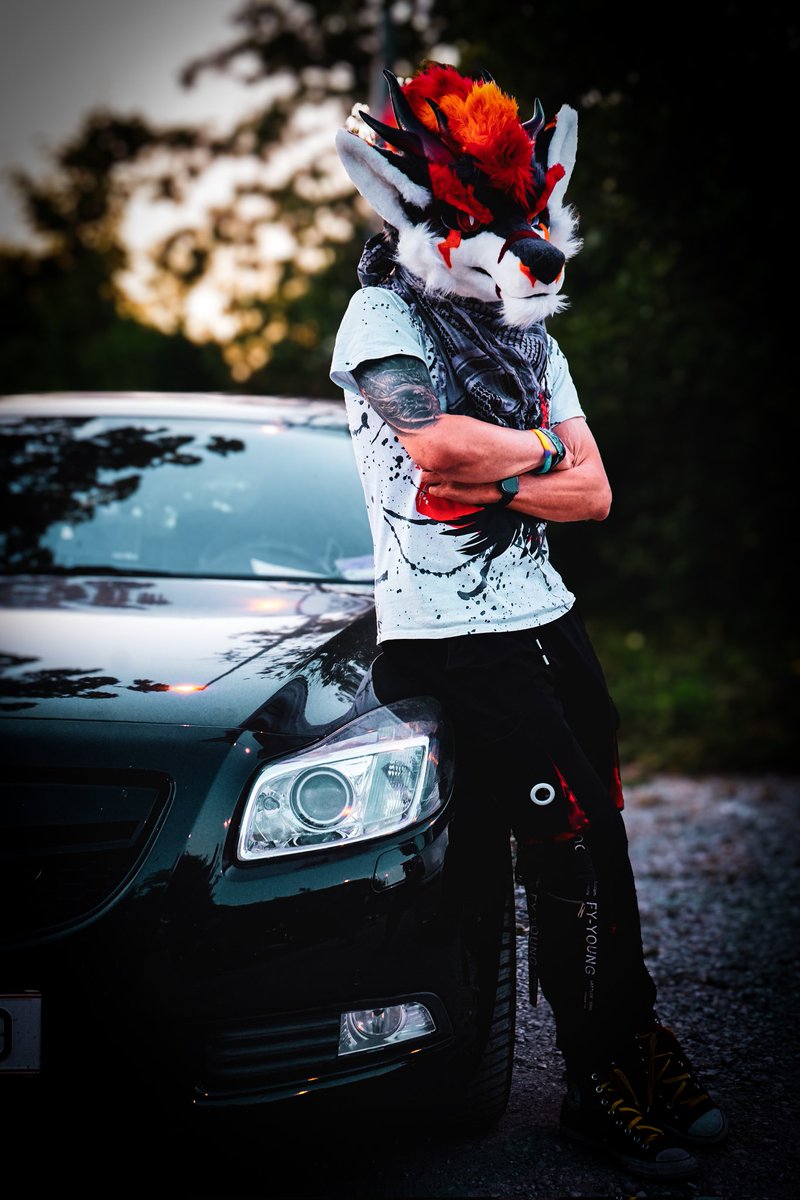 Get in the car, we're going for some nuggies 🔥

📸 by <a href="/TheGermanWolf/">Stoegi</a>