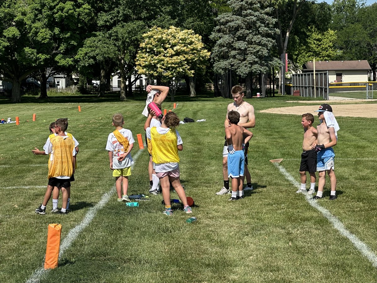 Day 2 of 3rd/4th graders. <a href="/BataviaFootball/">Batavia Football</a> #TheyNotLikeUs