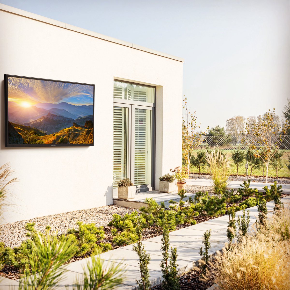 NOAVPro's tweet image. ☀️ Bring the Indoors Out with the SunBrite Solis! 🌴
Take movie night, game day, or binge-watching to the backyard with the SunBrite Solis Outdoor TV — designed to thrive in full sun, rain, humidity, and even Louisiana!