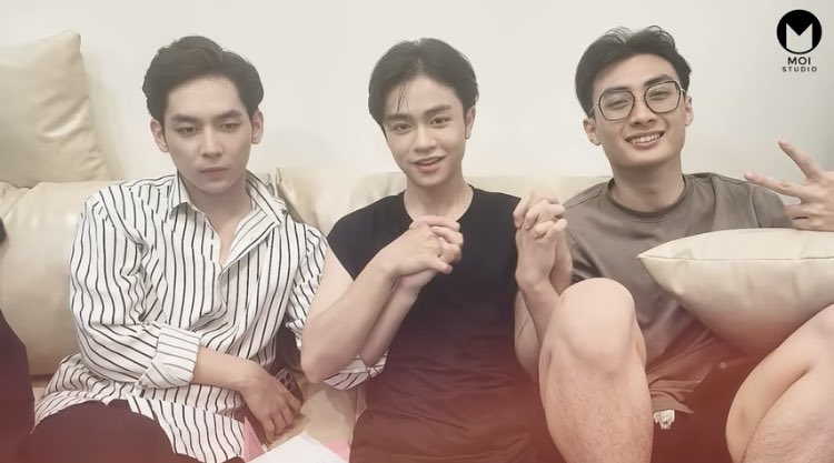 RinaShipper's tweet photo. 23時に上がった🇻🇳#MySweetBrotherInLaw🇻🇳最終回EP5約21分観た💨先生の奥さん学校に来てバオ君をビンタ!まさかのバオ君は奥さんの秘密知ってて反撃!展開速くて面白過ぎる😳まさかの展開にびっくり‼️してたらさらに驚き‼️からの絶対に続き欲しい終わり方🤣‼️#MOIstudio🇻🇳Cr.https://t.co/C01i0eXnHC https://t.co/eHxvoxNqO6