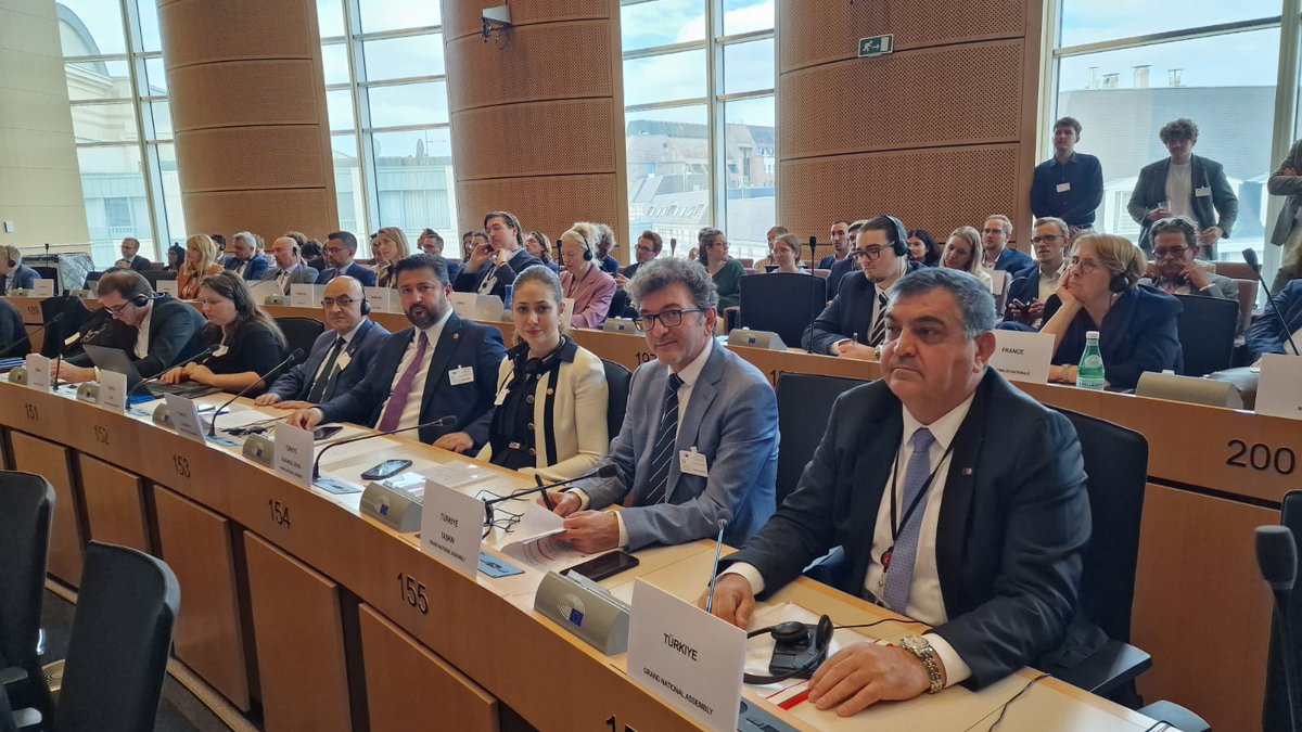 Türkiye at the EU (@tc_avbirdt) on Twitter photo Avrupa Parlamentosu’nda düzenlenen “Gelecek genişlemeye yönelik AB reformu” konulu toplantıya katılan <a href="/TBMMresmi/">TBMM</a> 🇹🇷🇪🇺 Karma Parlamento Komisyonu Heyetiyle 🇹🇷-🇪🇺 ilişkilerini ve AB reform çalışmalarını ele aldık. 🇹🇷'nin 🇪🇺 üyeliği en değerli & anlamlı üyelik olacak. <a href="/ABBaskanligi/">T.C. Dışişleri Bakanlığı Avrupa Birliği Başkanlığı</a> Avrupa Parlamentosu’nda düzenlenen “Gelecek genişlemeye yönelik AB reformu” konulu toplantıya katılan <a href="/TBMMresmi/">TBMM</a> 🇹🇷🇪🇺 Karma Parlamento Komisyonu Heyetiyle 🇹🇷-🇪🇺 ilişkilerini ve AB reform çalışmalarını ele aldık. 🇹🇷'nin 🇪🇺 üyeliği en değerli & anlamlı üyelik olacak. <a href="/ABBaskanligi/">T.C. Dışişleri Bakanlığı Avrupa Birliği Başkanlığı</a>
