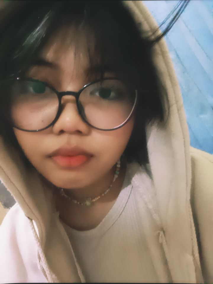 Luxurious like I’m an S‑Class — and my camera agrees😝

#StaySelcaDay #SSD #Seungmin #승민 #스트레이키즈 <a href="/Stray_Kids/">Stray Kids</a>
