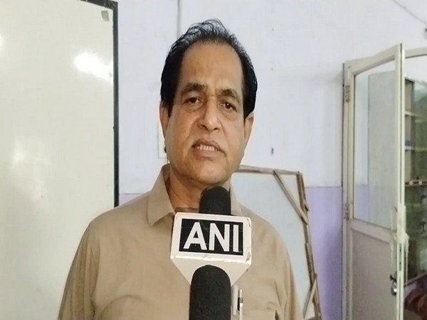 ani_digital's tweet photo. Five people die after being suffocated inside well in Madhya Pradesh's Guna

Read @ANI Story | https://t.co/bYH7emy6QW
#Suffocationdeath #Guna #Fivepeople https://t.co/nlsCGdknHZ