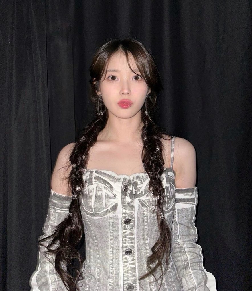 ilooveheejoo's tweet image. — #21stCenturyGrandPrincesWife 

lee ahn’s wife👸🏻                  heejoo’s husband🫅🏻