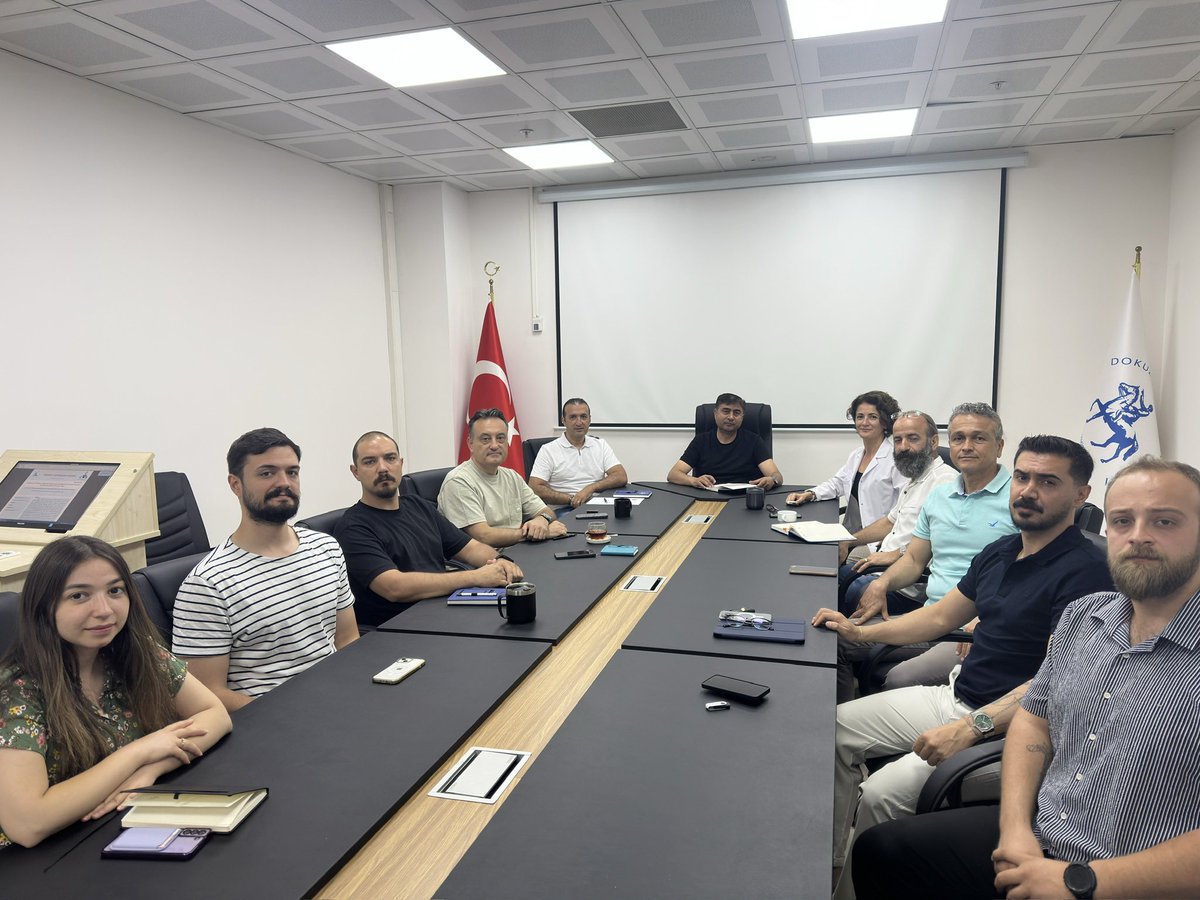 DEU_Veteriner's tweet photo. Fakültemizin akademik ve bilimsel yayın organı Current Veterinary Science’ın editör kurulu, Dekanımız Prof. Dr. Zafer Bulut’un katılımıyla 2. sayı hazırlıkları için bir araya geldi. 2. sayının planlaması ve içerik değerlendirmesi tamamlandı. Katkı sunan herkese teşekkür ederiz https://t.co/mjDwybvU4B