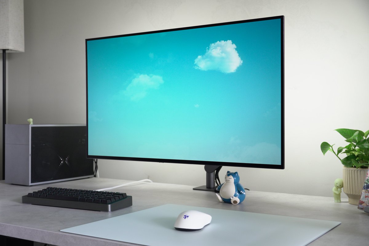 clear skies ☀️ #desksetup