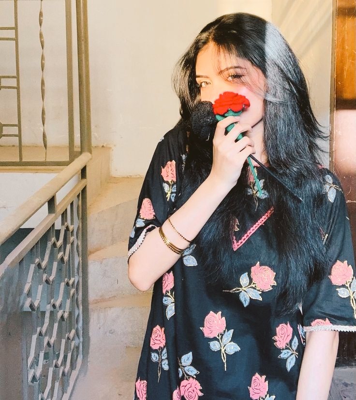 💘खुशबू का अहतीनराम हवाएं न कर सकी 💘
     फूलों को अपनी शाक पे मर जाना चाहिए 

#طهران #Israel #人生で1番長かった日 
#ateskes #SUNOO #INDvsENG 
           Last date 5day