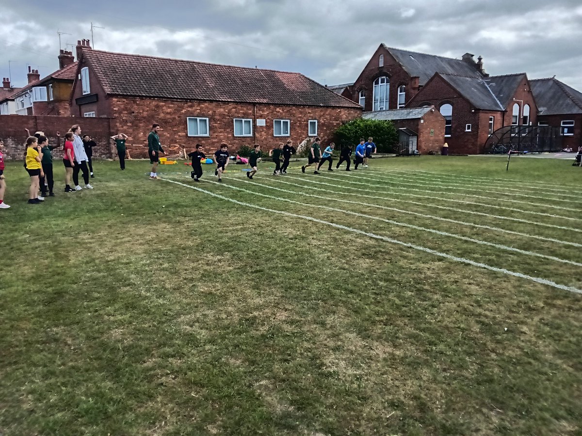 QuayAcademy's tweet photo. Year 4 sports day was a huge success with lots of smiley children having lots of fun. @QuayAcademy @Dret_Enrichment https://t.co/NwDWo9bPlc