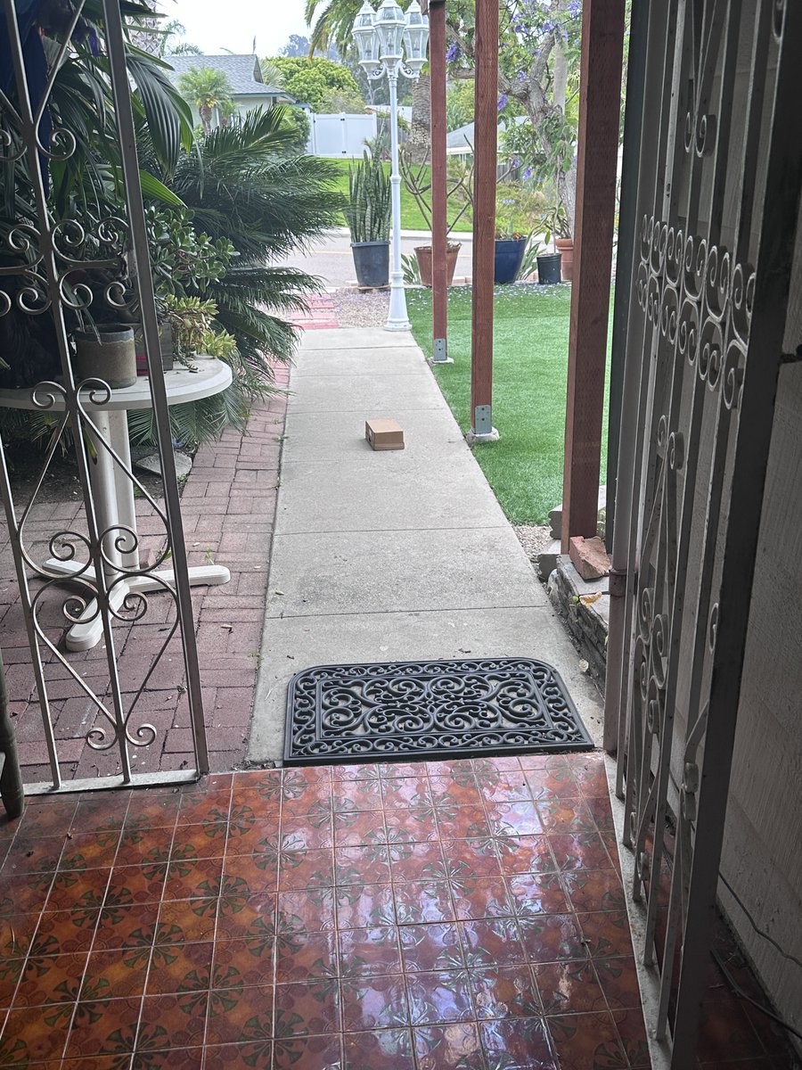 imtigger2's tweet image. Oh come on FedEx!  My front door is only 9 ft away!  This is the 3rd time this driver just dropped it here. They even took a photo of it! 🙄No other service does us like this.  @FedEx @FedExHelp  Spare me the form-letter &quot;DM us if you need..&quot; cause YOU need help, not me.