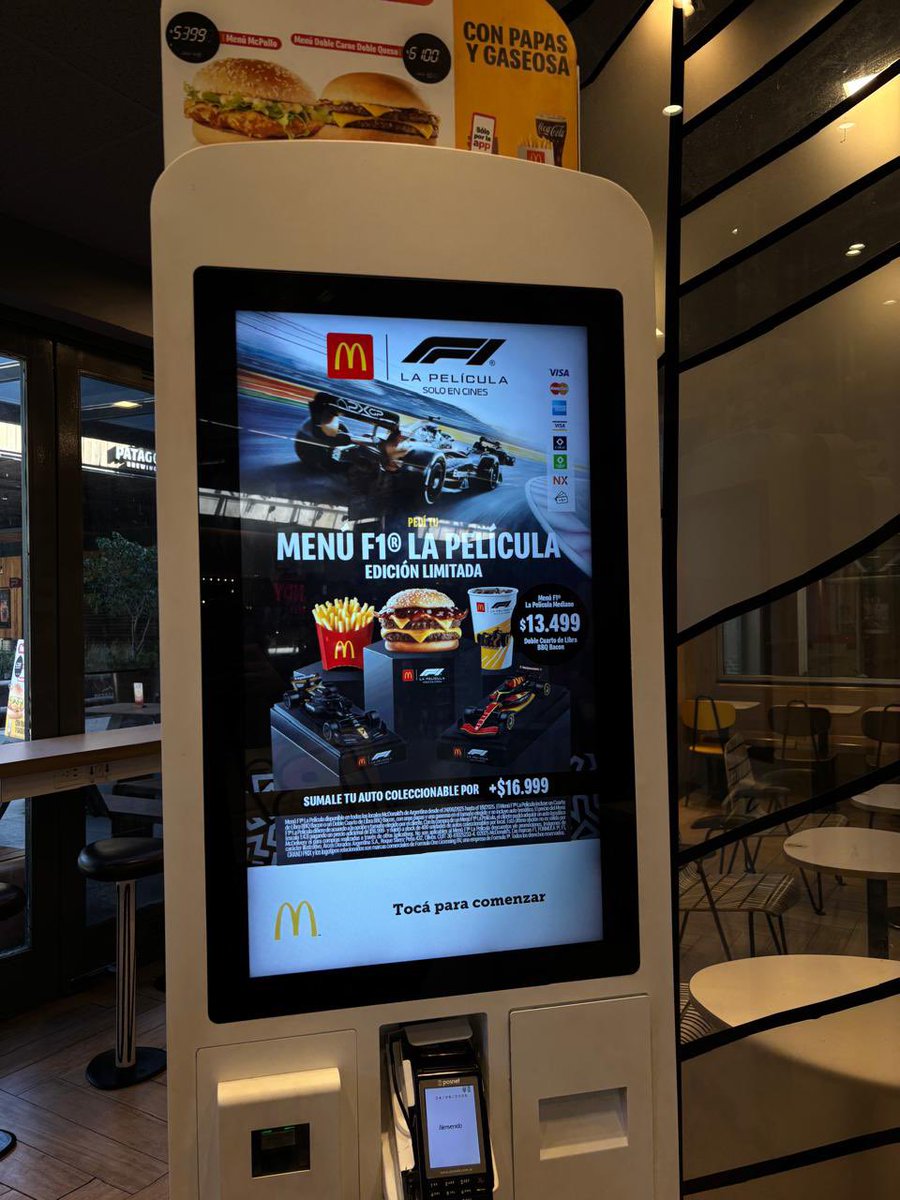 Hoy estaba en el shopping y ví que largaron el nuevo combo de Mc Donalds con los autitos de la F1 🏎️🍔

Están una locura, no puedo no tenerlos
