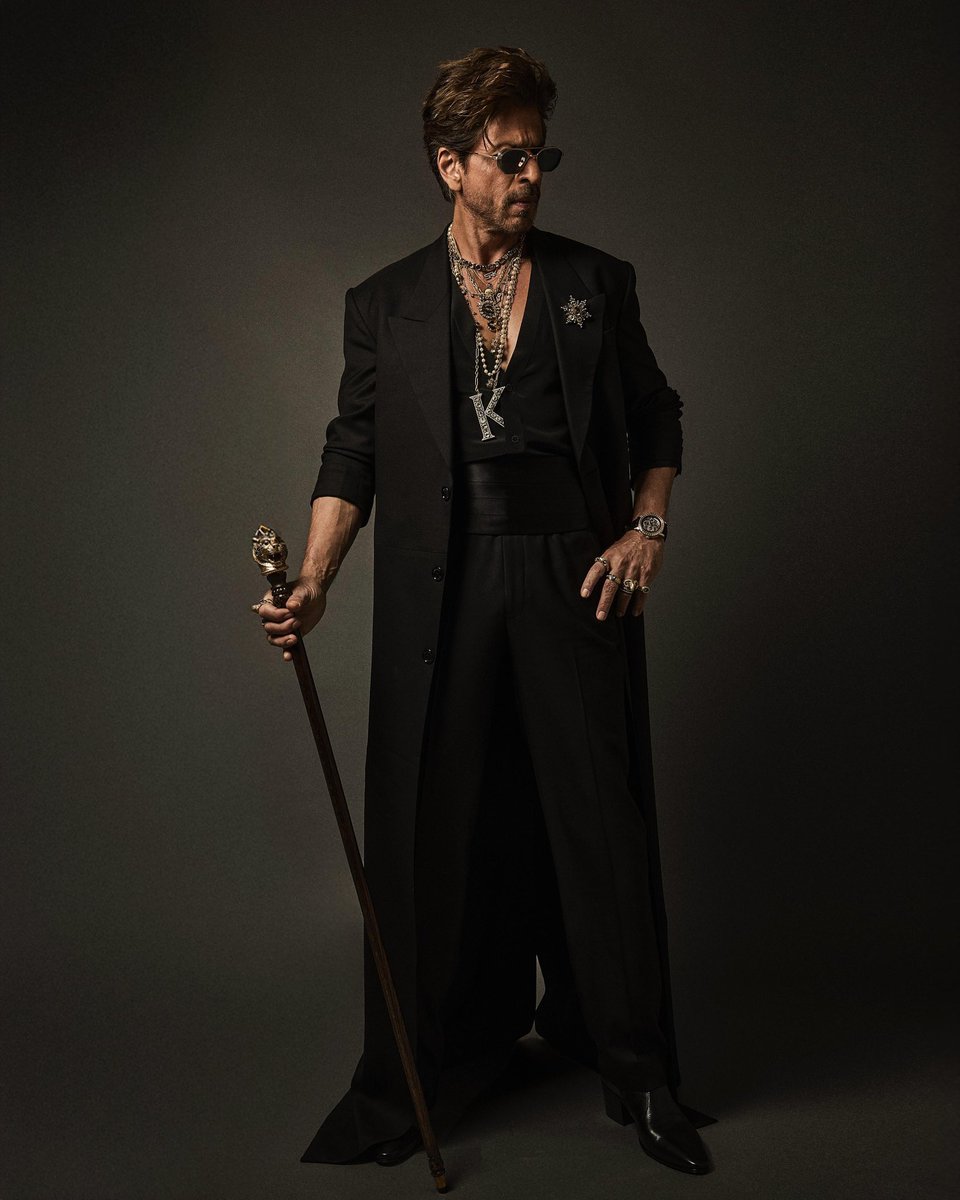 33 years. 80+ films.
Billions of fans. Zero godfathers.
A self-made global icon who carried an industry on his shoulders.
King not just of Bollywood — of hearts 🌍

33 YEARS OF MEGASTAR SRK

#33YearsOfSRK <a href="/iamsrk/">Shah Rukh Khan</a>