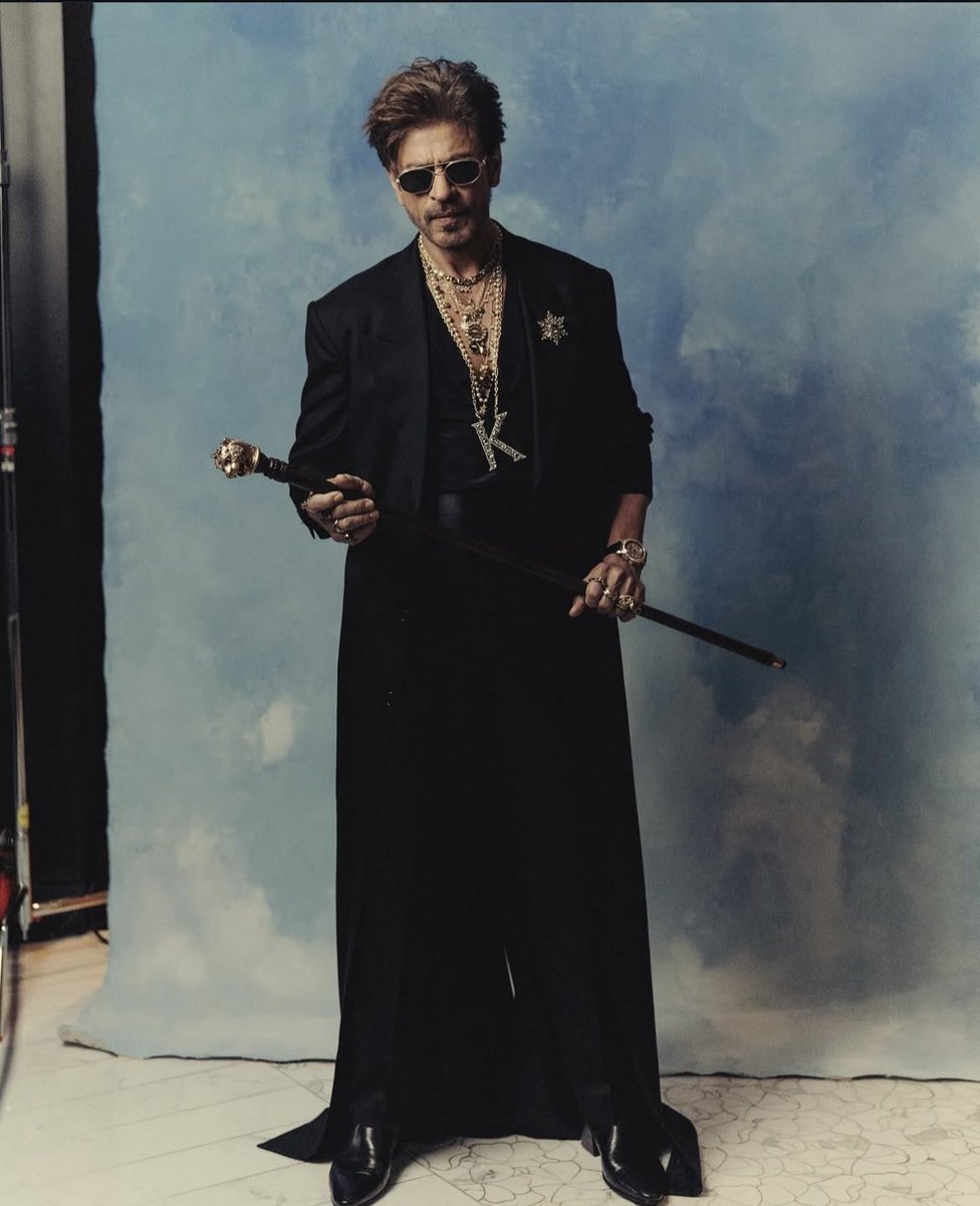 He didn’t just act.
He built an empire.
He inspired a generation.
He gave us a universe to belong to.
Thank you for 33 golden years, Shah Rukh Khan.
Forever OUR KING 👑

33 YEARS OF MEGASTAR SRK

#33YearsOfSRK <a href="/iamsrk/">Shah Rukh Khan</a>