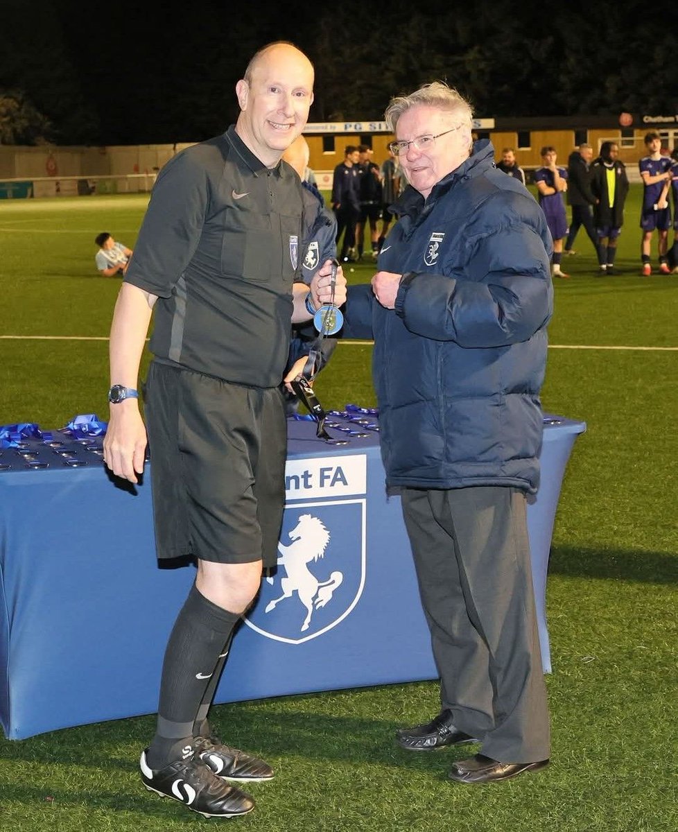 FA Refereeing (@farefereeing) on Twitter photo 2024-25 saw <a href="/KentFA/">Kent FA โฝ</a> referee Steve Roots end his 40-year career with the whistle. ๐๐
Appointed to both the SCEFL Premier Division play-off Final and the Kent FA Intermediate Cup Final in his final season - a great reward. ๐ 2024-25 saw <a href="/KentFA/">Kent FA โฝ</a> referee Steve Roots end his 40-year career with the whistle. ๐๐
Appointed to both the SCEFL Premier Division play-off Final and the Kent FA Intermediate Cup Final in his final season - a great reward. ๐