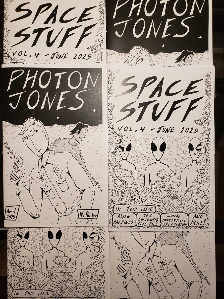 FigTheCosmic's tweet image. Oh yeah, almost forgot! I have some copies of Photon Jones and SPACE STUFF leftover from the comic & zine fest! Shoot me a DM if you want any!
$5 each or both for $8!