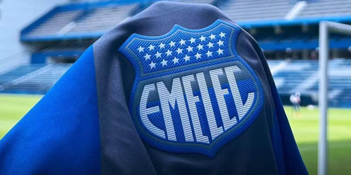 chapovargasj's tweet photo. No entiendo cuál es la desesperación de Emelec por contratar a Fidel Martínez.
Su mejor momento pasó hace mucho y tal vez lo último que le quedaba lo dejó en El Nacional.
Deberían priorizar un extremo que hoy es el puesto que no encuentran soluciones….
#Emelec #Vistony https://t.co/ceylnbwKAR