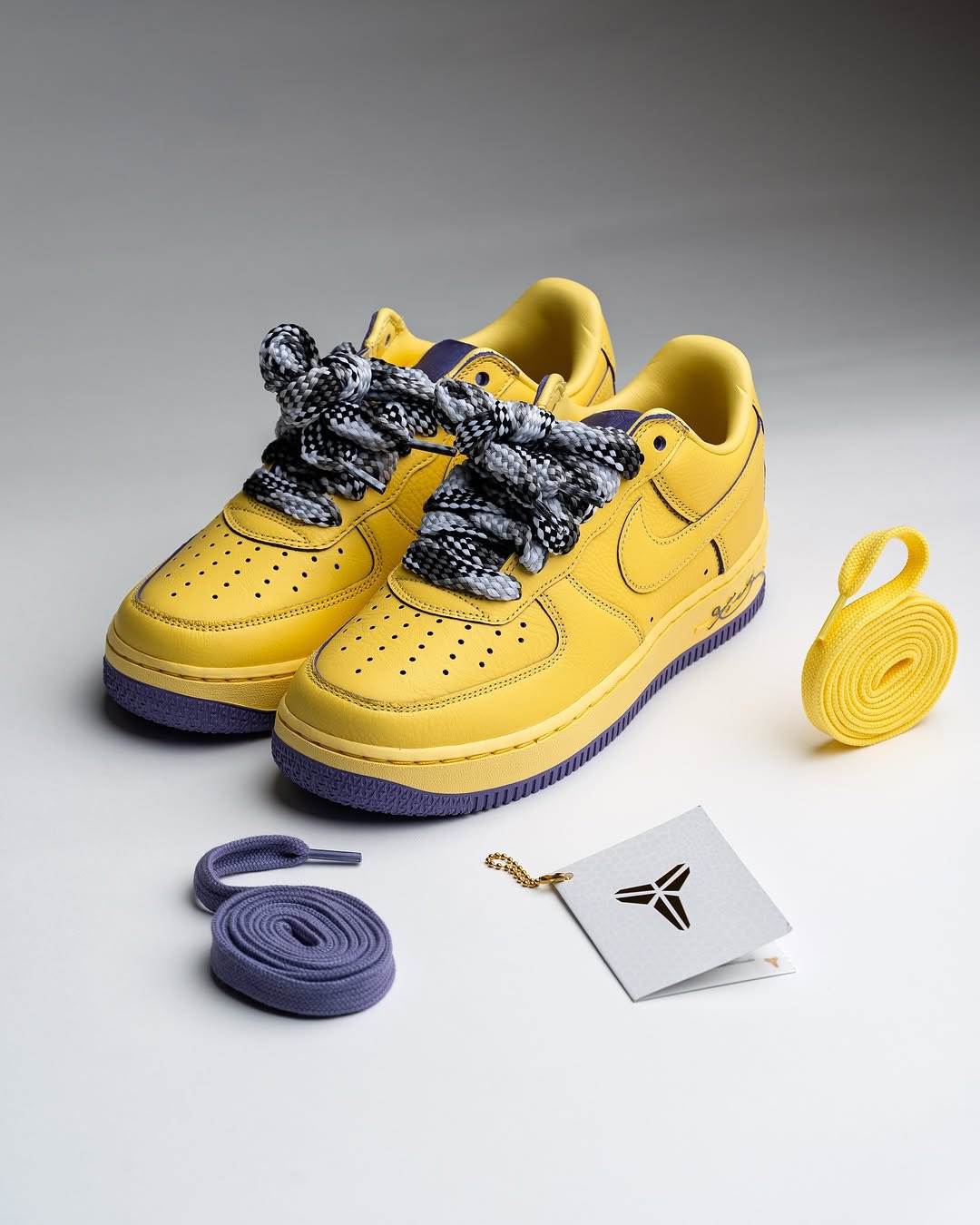 NIKE Kobe 0時で出品アウト→次回出品をお待ち下さいおまけつき 0b5cf4976a2c40cfb7e7e52391395a