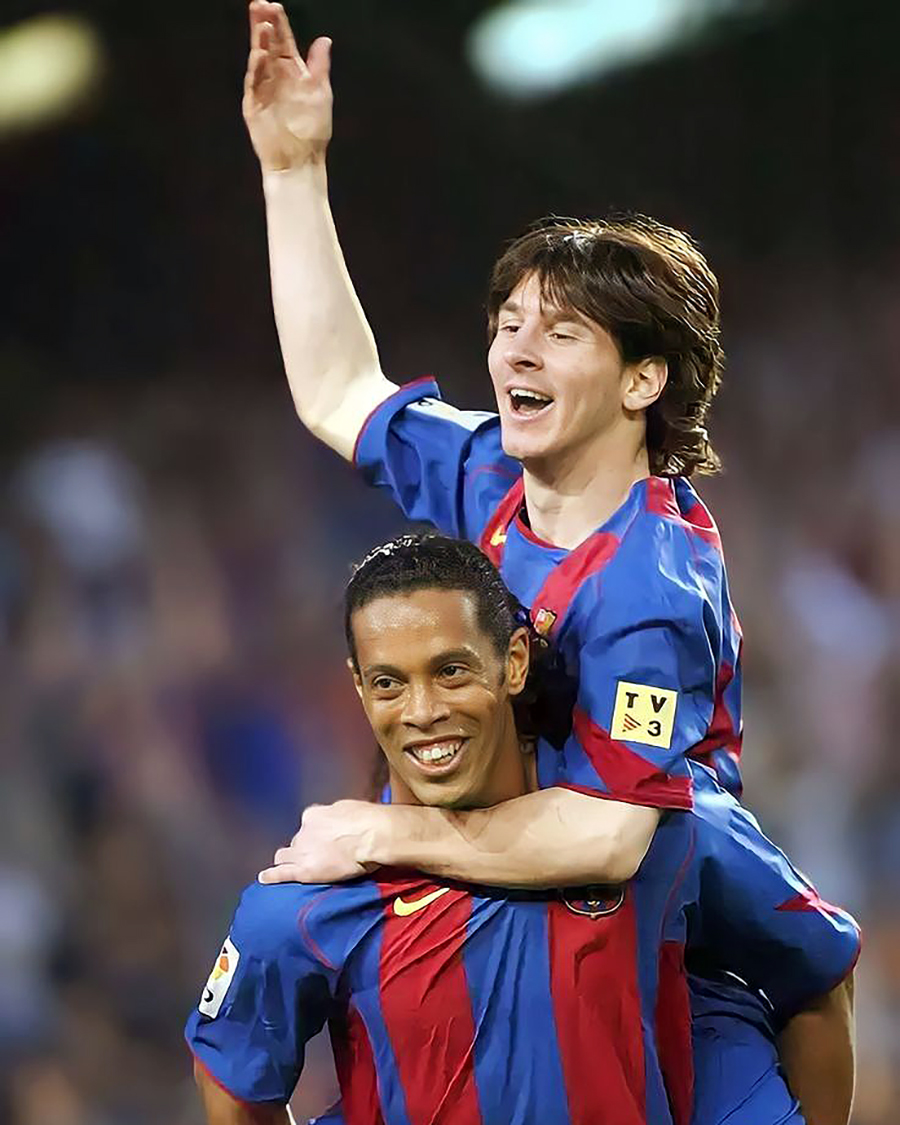 pp10ifootball's tweet photo. Hoje é aniversário do melhor jogador da última década, Lionel Messi completa 38 anos! 🐐❤️🔵

👕 1108 jogos
🔥 1250 participações em gols
⚽️ 866 gols
🅰️ 384 assistências
🏆 46 títulos
🏆 8 Bolas de Ouro
🏆 8 Melhor do Mundo da FIFA
🏆 6 Chuteiras de Ouro
⚽️ 35 gols em finais https://t.co/nvBSRQBT1z