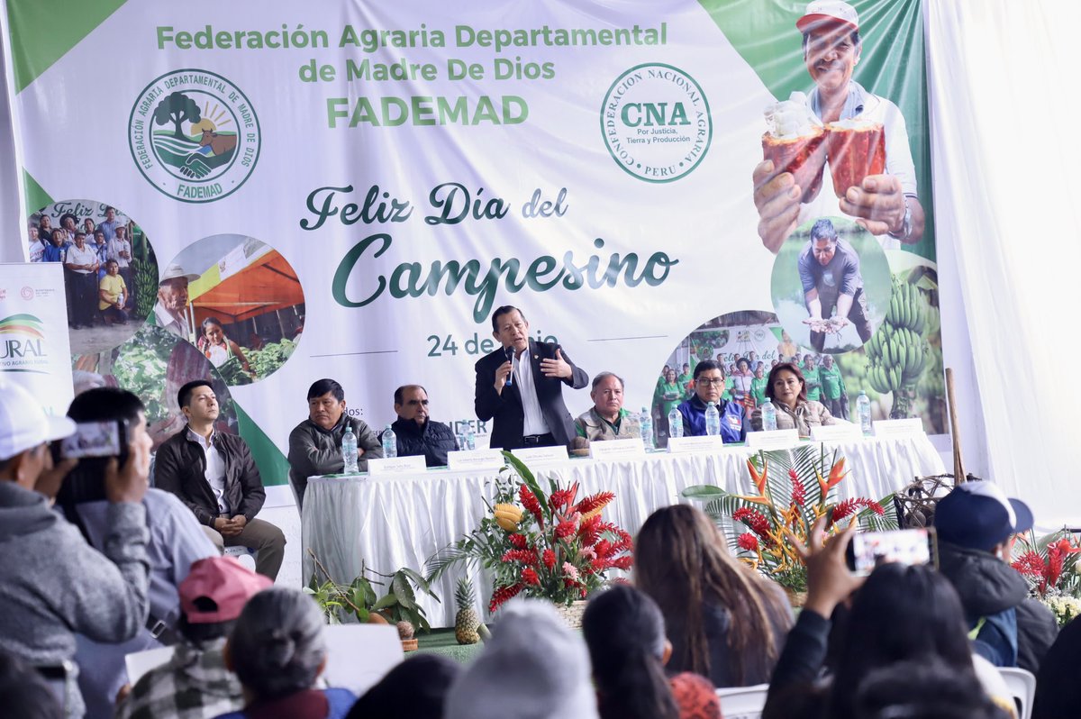 salhuanacavides's tweet photo. En el Día del Campesino, rendimos homenaje a quienes, con esfuerzo, sabiduría y amor por la tierra, alimentan al Perú. Desde Madre de Dios, en la Feria Agropecuaria de la Tierra y la Producción, reconocemos su valiosa labor y reafirmamos nuestro compromiso con el agro y el desarrollo rural 🌾🇵🇪.

#DíaDelCampesino