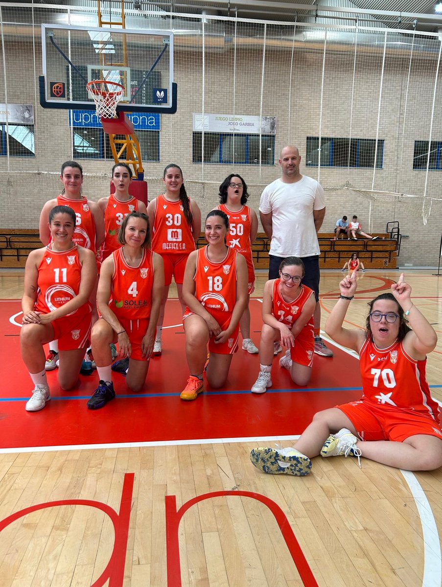 SagradoCC's tweet photo. Nuestro equipo femenino en #MAGIC2025 🧡 @DiputacionCC @asoDownCaceres @IMAS_sport4all
¡Seguimos, #BaloncestoInclusivo! 💙
#SintiendoNaranja https://t.co/qrG31ToZ1T