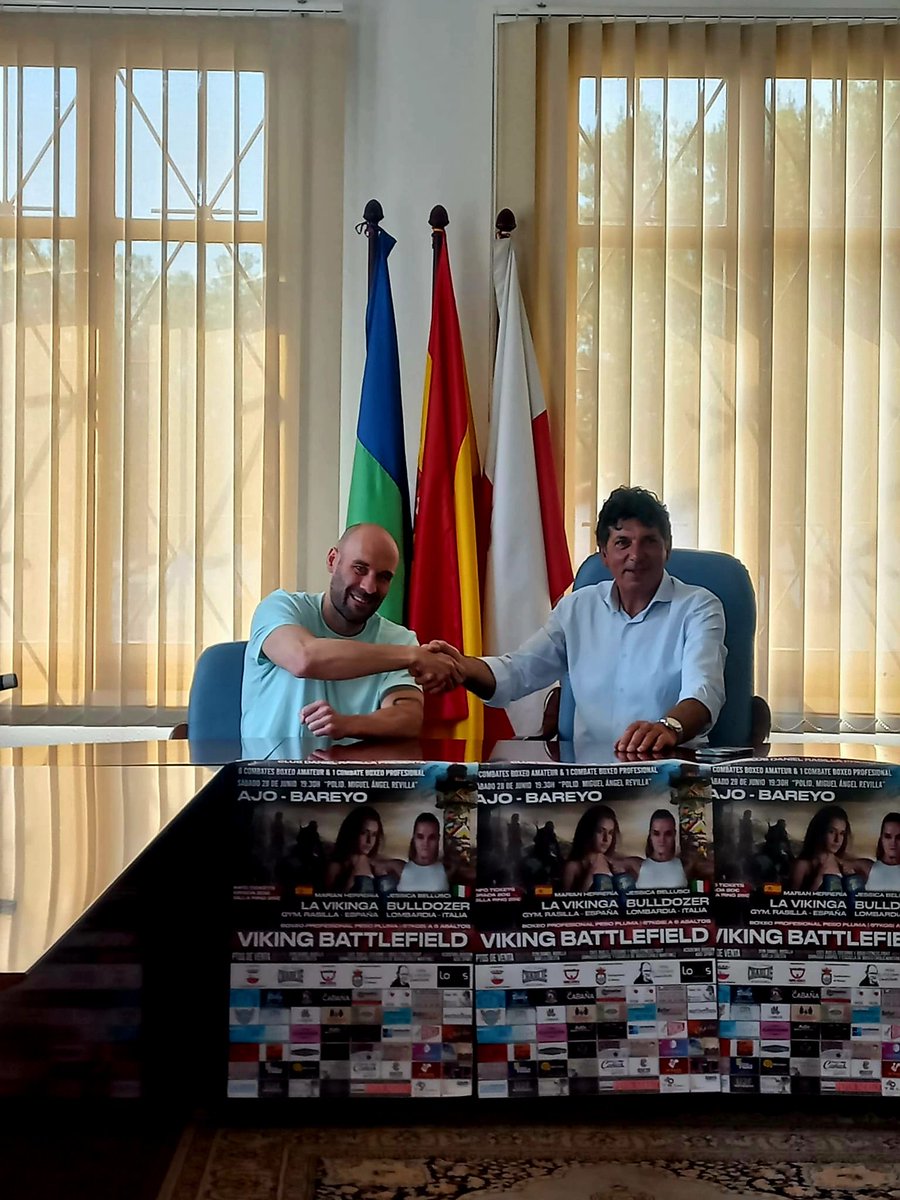 Hoy presentamos junto al alcalde de Bareyo Pedro Prieto y  la concejala de deportes Begoña De La Fuente por segundo año consecutivo después del rotundo éxito del pasado la velada que se celebrará este sábado a partir de las 19:30 horas en el Polideportivo Miguel Angel Revilla.