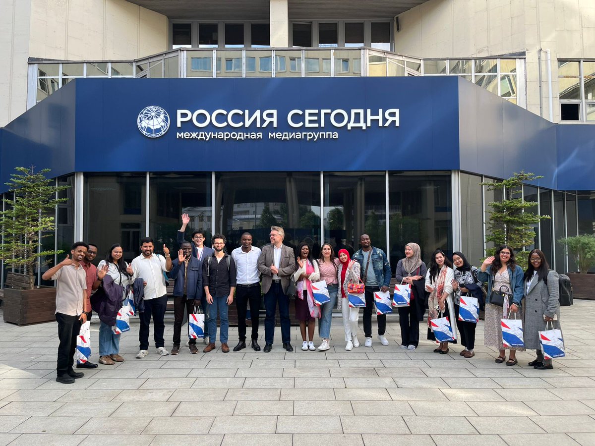 Radio correspondent from Uganda, Umaru Senyonjo, is participating in an educational course for representatives of the radio industry, which is taking place in Moscow from June 22 to 27, with the support of the "Rossiya Segodnya" and Sputnik radio.