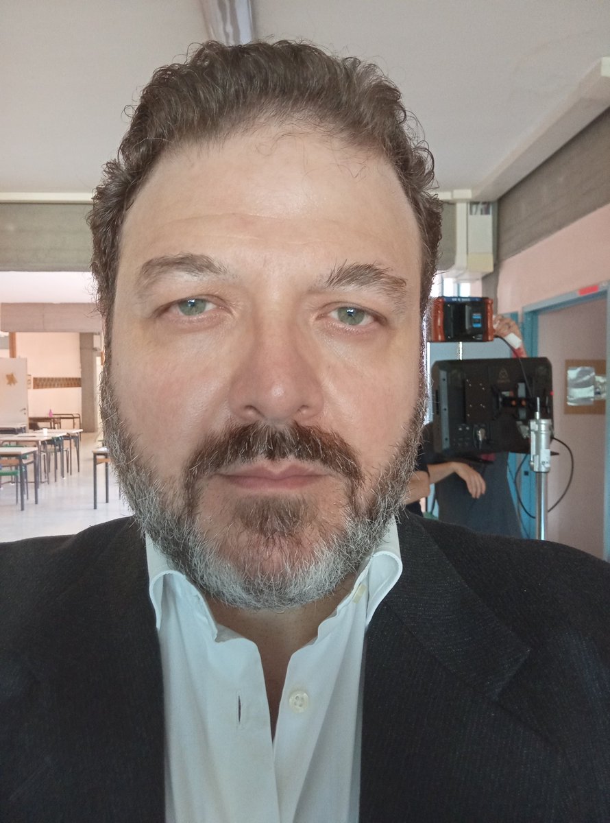 GaetanoIngala's tweet photo. Il professore Vitali!
#set #attore #cinema #milano https://t.co/pkmJImgEts