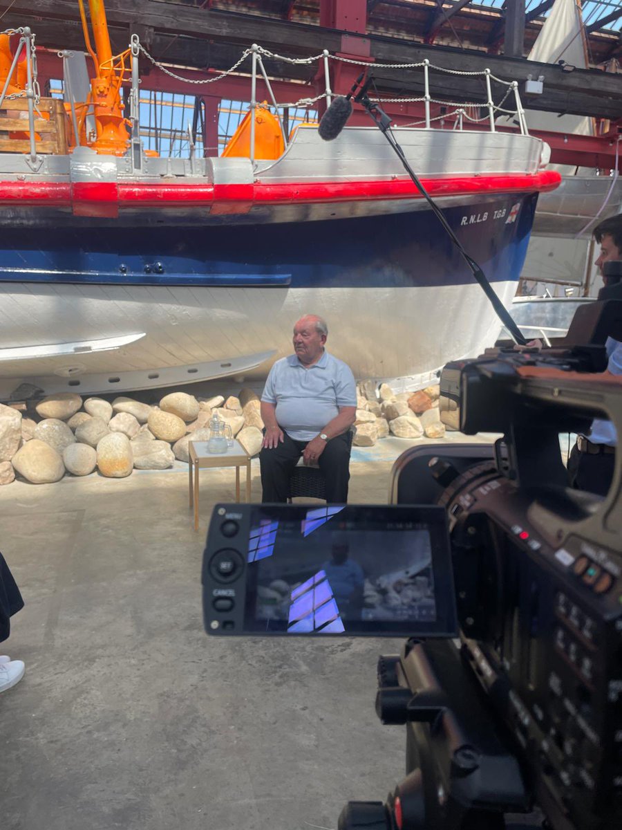 🎬 Media club have been busy, last week helping out at the Scottish Maritime Museum in Irvine to capture some oral histories

And another busy session last night researching and planning all around a film about Bourtreehill and Irvine New Town 🏡

#MediaClub