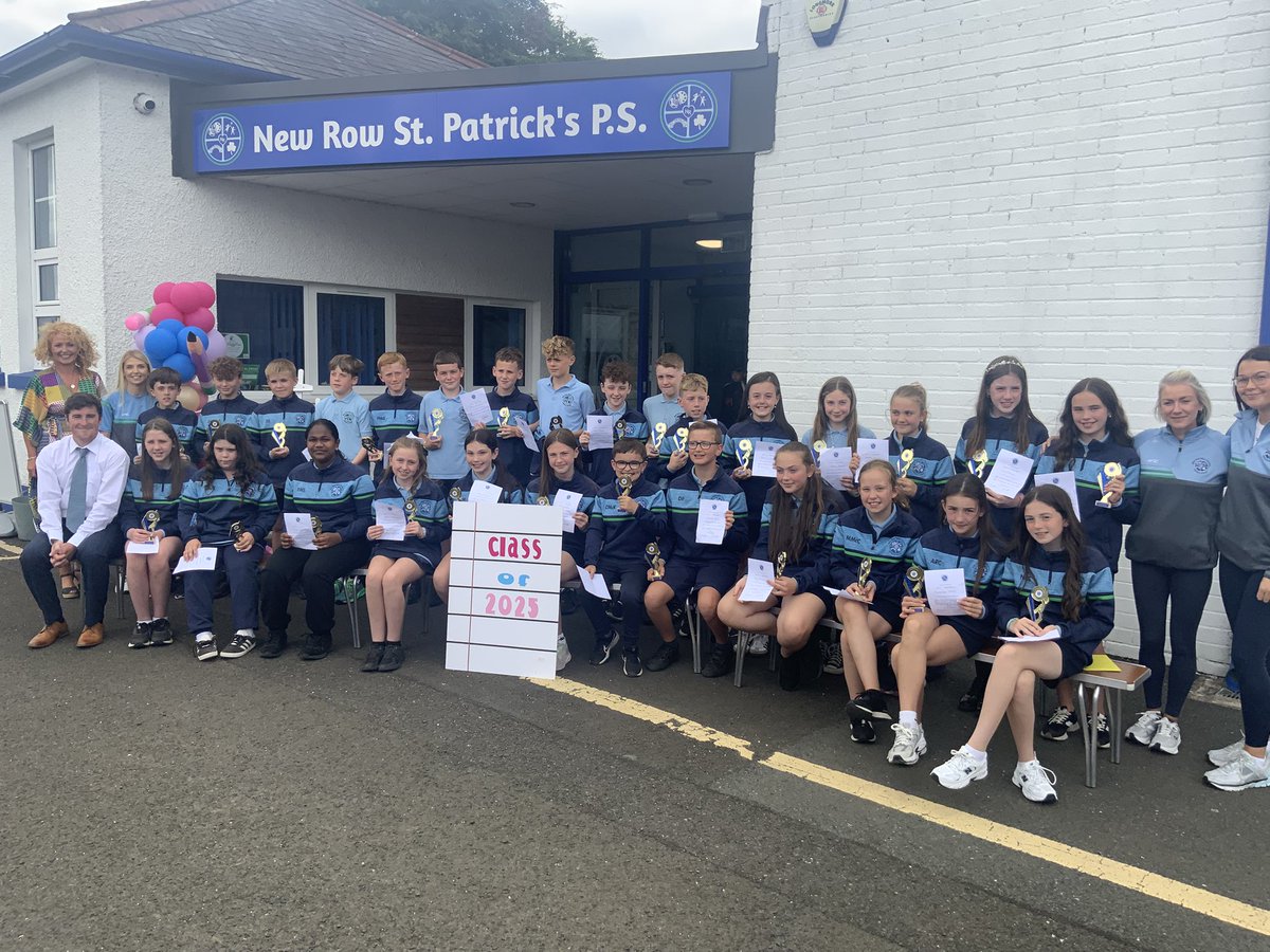An emotional day as we said our final farewell to Y7. A beautiful group who have brought so much to the school. Each child was awarded for an individual talent, skill or value at assembly before leaving through the front doors one last time. The future is yours, go smash it! 💙💚