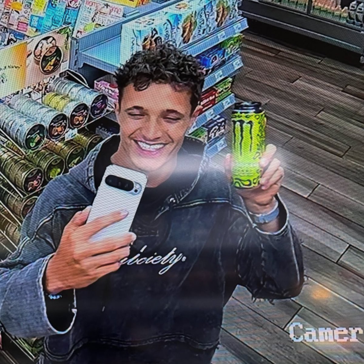 MIRALO FELIZ CON SU LATITA DE MONSTER 🥺🥺🥺🫶🏽