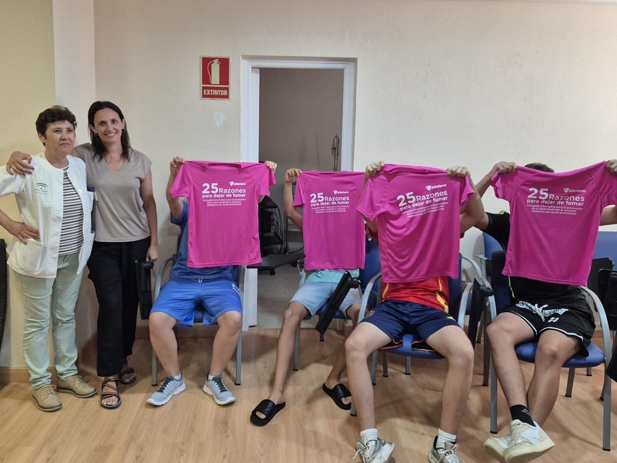 👩‍⚕️Benita Domínguez, #trabajadorasocial de @ugchuelvacentro ha organizado una jornada muy especial con l@s educadores y menores del Centro @grupoanide IV 
🧠🫀 Nuestra enfermera Raquel Alonso y su EIR Fran González les han enseñado #PrimerosAuxilios #ParticipaciónCiudadana