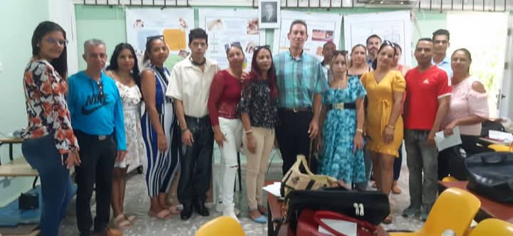 CutinoMont77036's tweet photo. Excelente oportunidad para intercambiar, con los docentes de Granma que cursan  la III Edición de la Maestría en Educación sobre los retos actuales del proceso de enseñanza -aprendizaje  de las Ciencias Sociales y Humanísticas. #Educac https://t.co/5JiHjAumdH