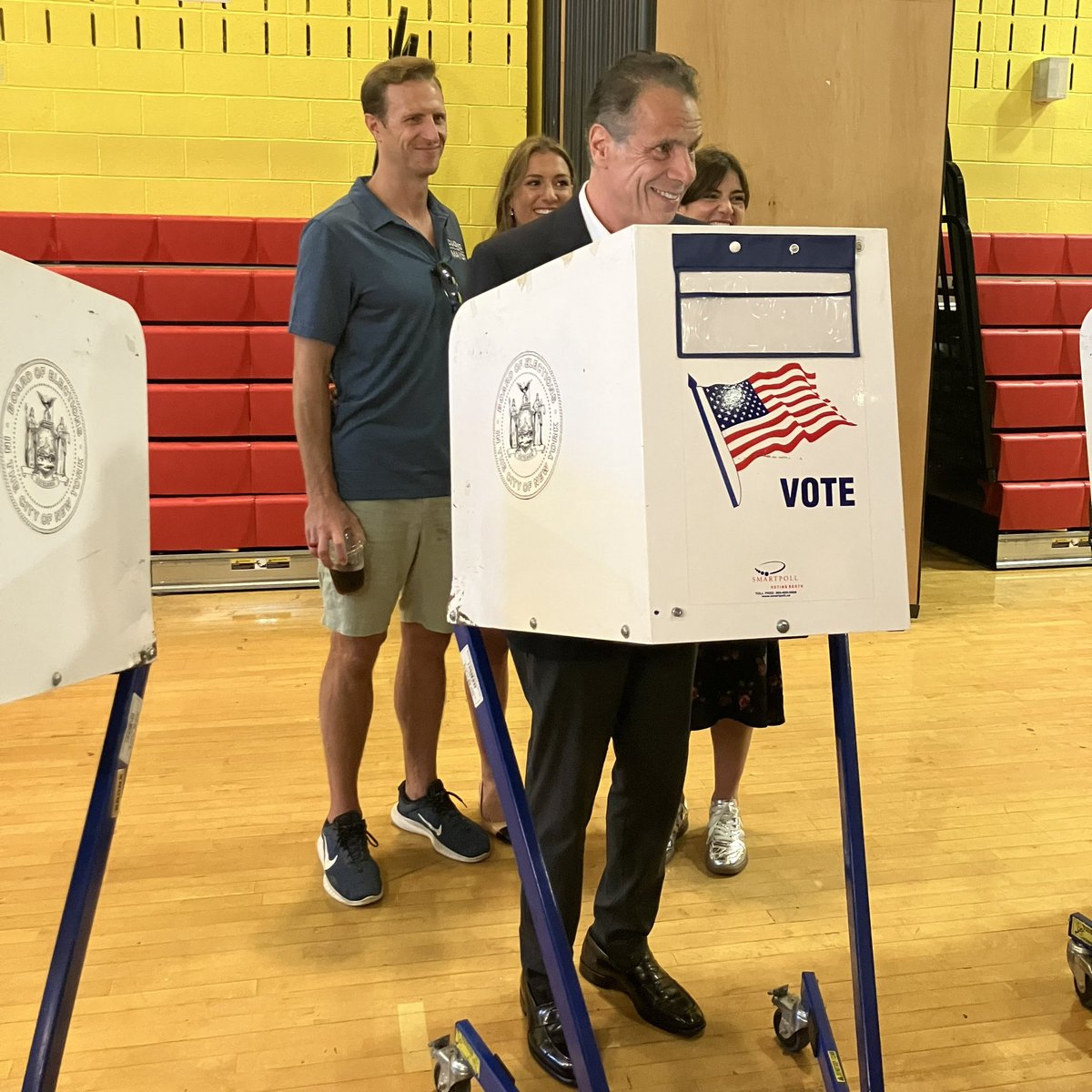 Andrew Cuomo tweet media