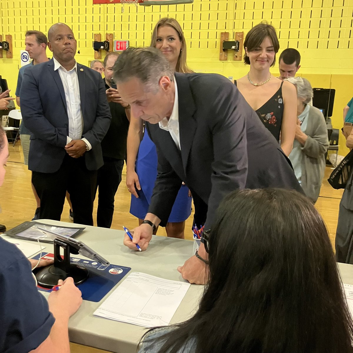 Andrew Cuomo tweet media