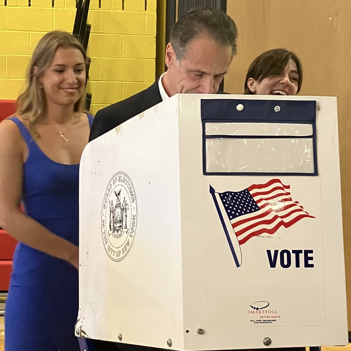 Andrew Cuomo tweet media