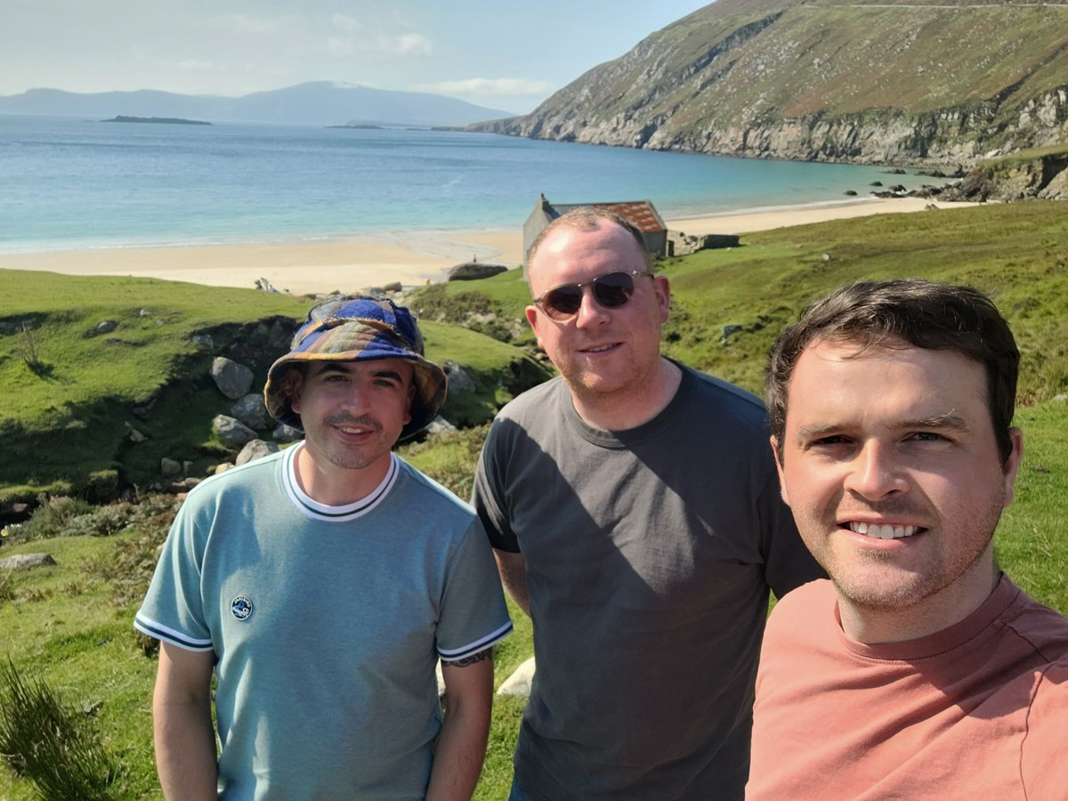 Intel_IRL's tweet image. Enda Clinton, Eanna Fleming and Ciaran Reid are part of the Fab 34 Vacuum Systems Group at Intel.
They were recently recognised as Intel #safety stars for designing a fixture to enhance #ergonomics, utilising 3D printing to assist in its development.
Congratulations! ⭐