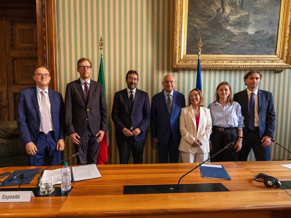 minGiustizia's tweet image. ⚖️ #Nordio ha incontrato una delegazione del Servizio esecuzione sentenze della @court_rights
@coe_ita, guidata da @GianlucaCoE: “Prima volta in missione in 🇮🇹, a testimonianza dell’importanza della #CEDU per il nostro Paese; primo passo per uno stabile canale comunicativo”