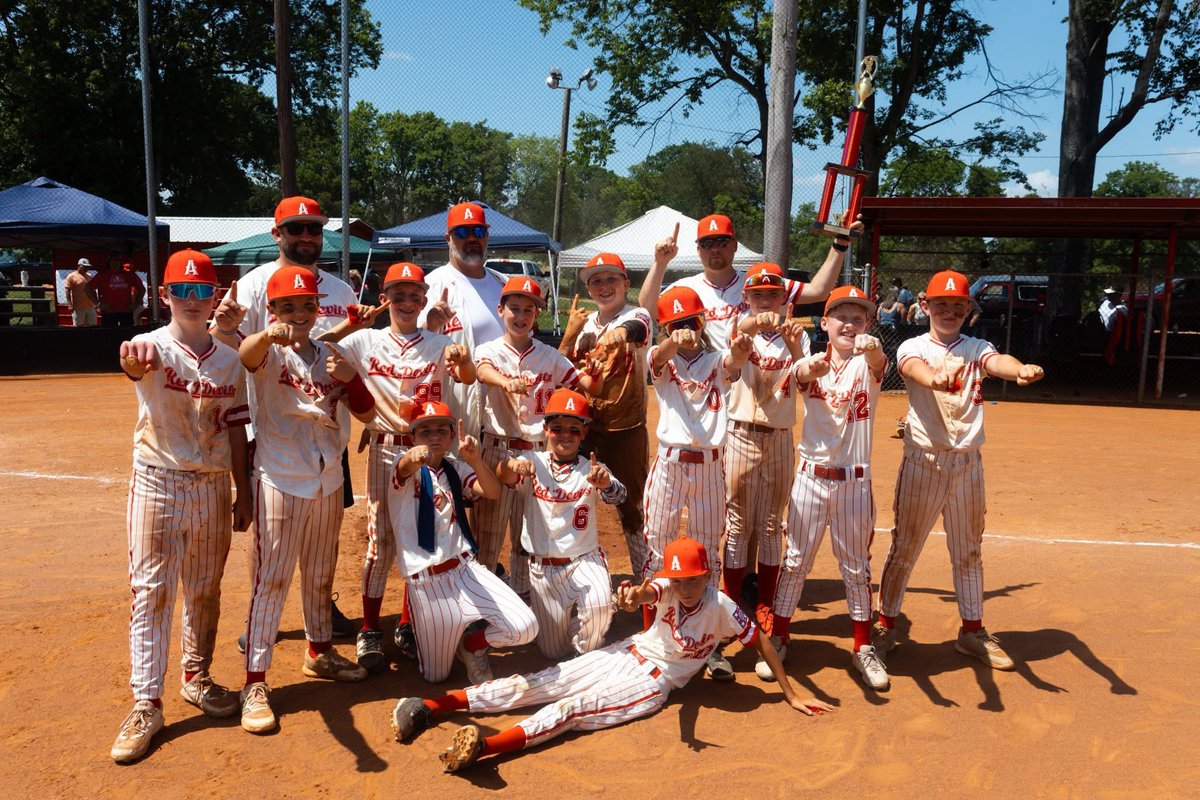 Congrats to 12U as they won district and are now headed to State in Harriman!

⚾️🥇Our oldest boys fought hard in the heat this weekend and run ruled each of their opponents in 3 games. They went UNDEFEATED in district
