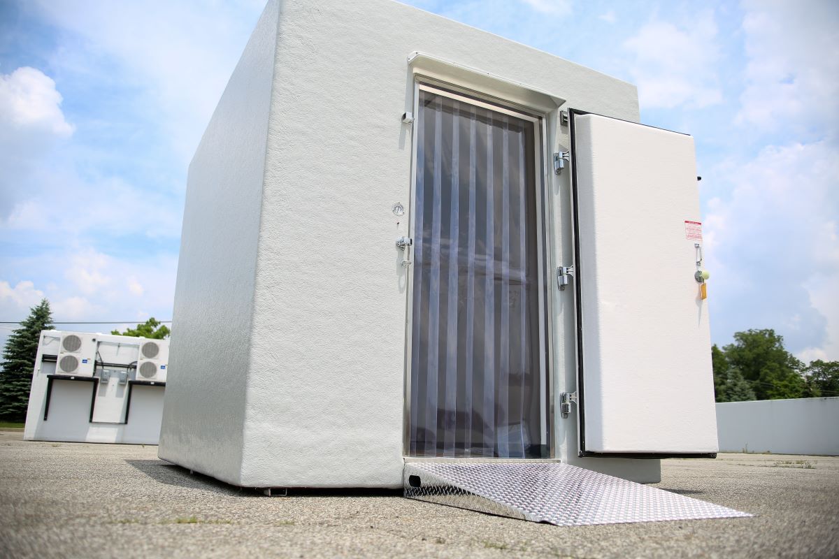 Polar_King_Intl's tweet image. 🧱 Durable. Insulated. Field-Tested.
 Polar King walk-ins are made with polyisocyanurate rigid board insulation bonded to a heavy-duty fiberglass shell.
 💪 Decades of performance
 🧊 Cold from the core
#EngineeredToEndure #HeavyDutyRefrigeration #PolarKingDurability
