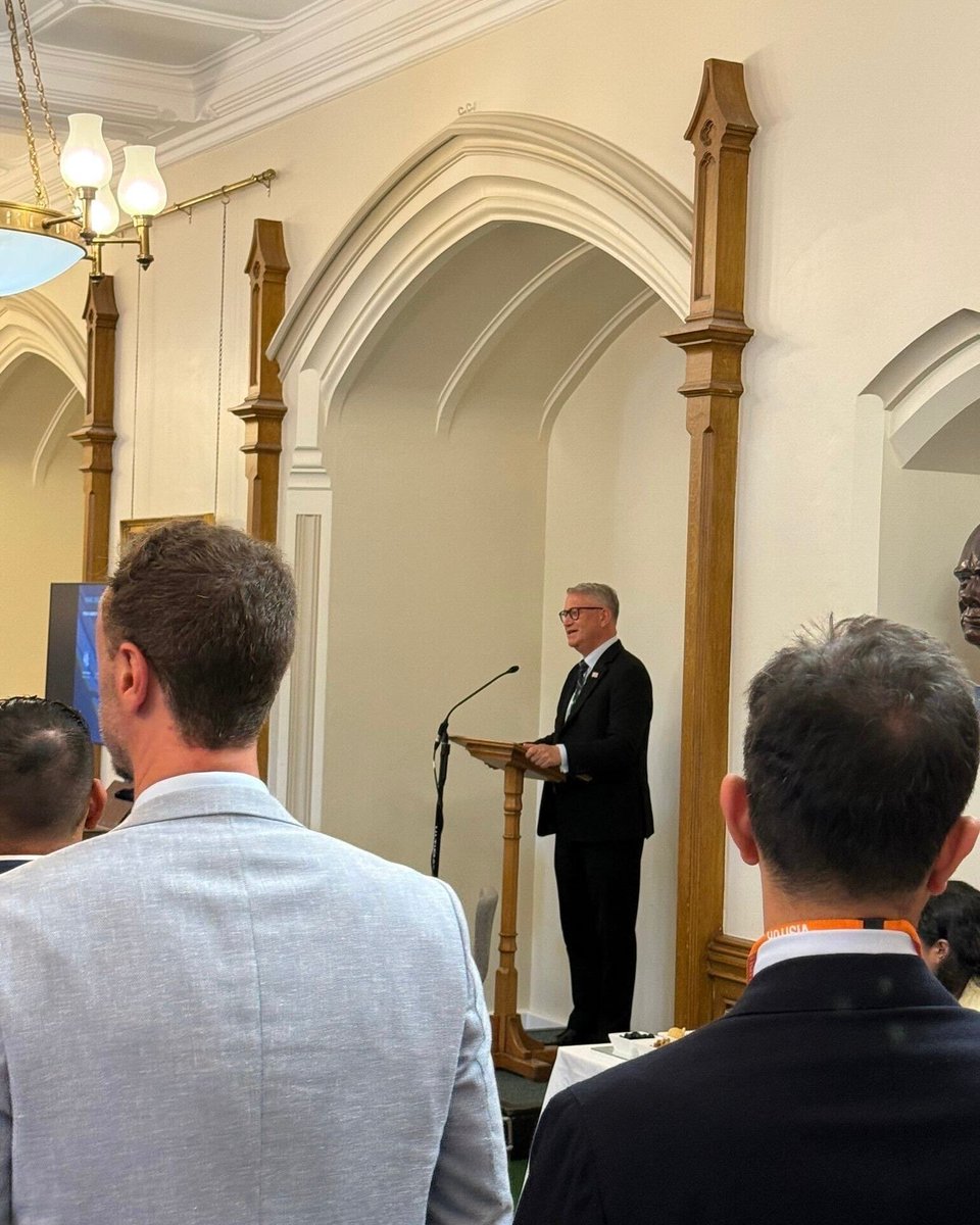 CloudNexgen's tweet image. 🇬🇧🔐 Just moments after @AndrewRosindell highlighted the economic and strategic need for homegrown AI infrastructure, our CPTO Cory Hawkvelt spoke at Parliament to share NexGen Cloud’s UK deployment strategy.
From policy to execution, the message is clear: Sovereign AI isn’t…